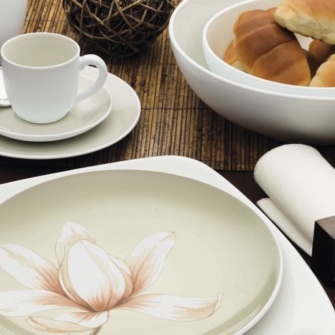 Noritake White Colorwave Rim Dinnerware Set