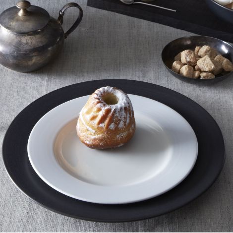 Noritake White Colorwave Rim Dinnerware Set