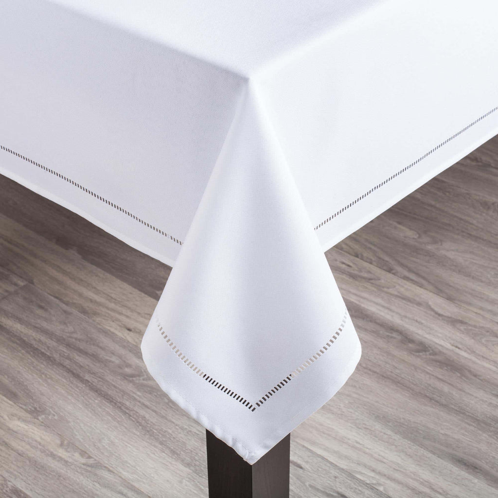 Harman Hemstitch 70" Round Polyester Tablecloth (White) - The Cuisinet
