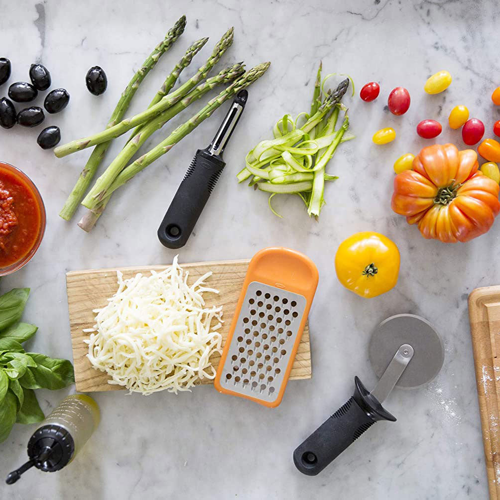 OXO Good Grips Swivel Vegetable Peeler - The Cuisinet